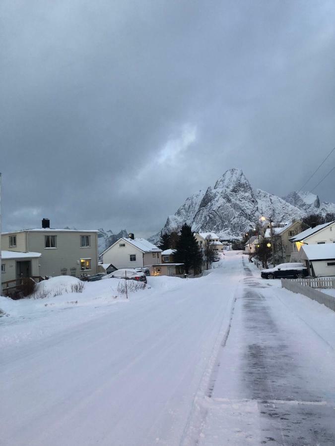 Reine Retro Villa - Cozy Villa With A Fantastic View Bagian luar foto