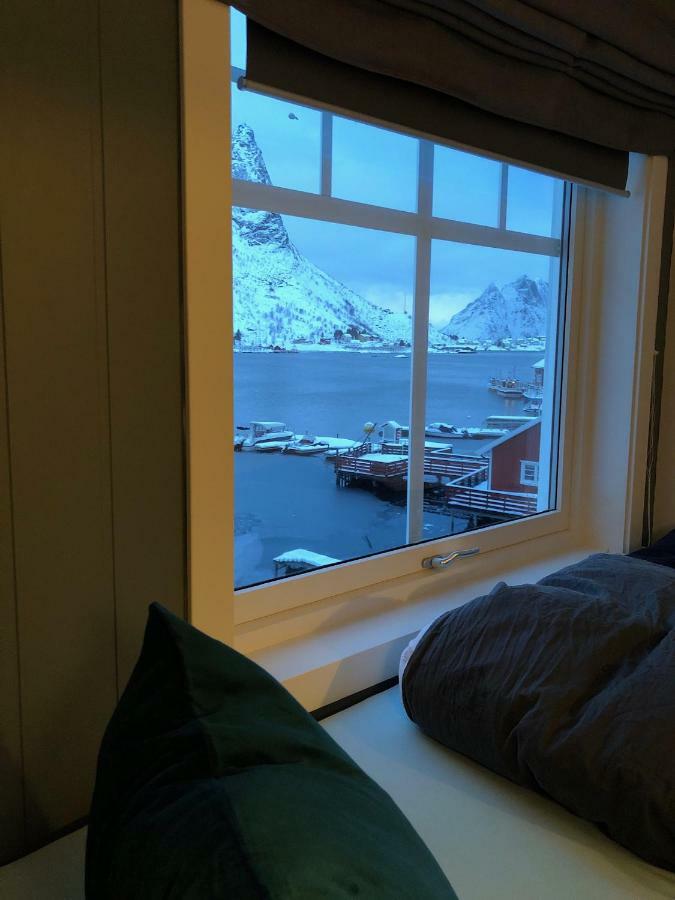 Reine Retro Villa - Cozy Villa With A Fantastic View Bagian luar foto